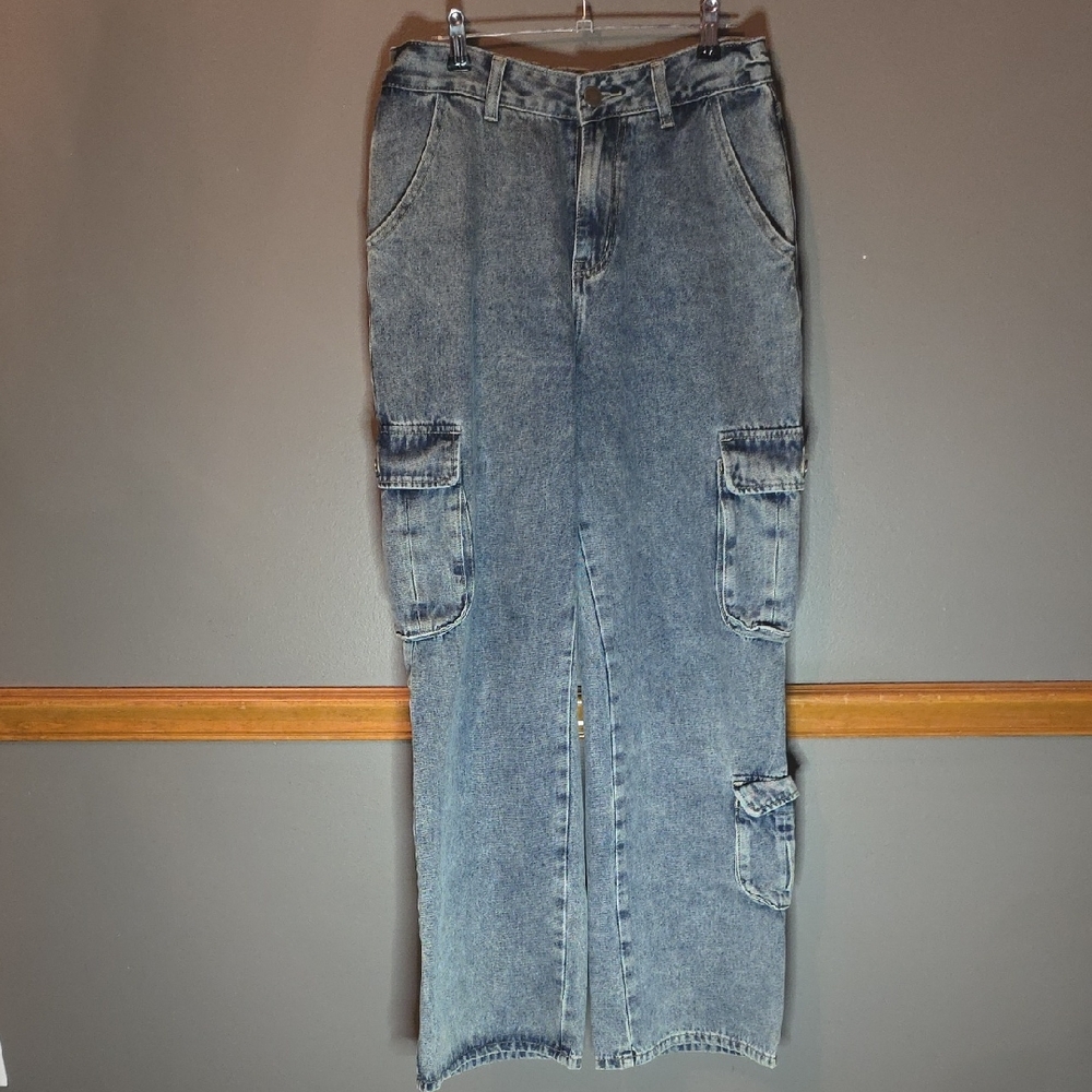 Stylish Wide Leg Cargo Jeans in Denim Blue